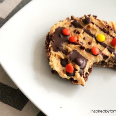 Mini Reece’s Pieces Pies (Low Sugar, Gluten Free…)